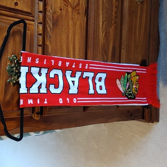 NHL Chicago Blackhawks Colourful Fan Scarf - Picture 1 of 9